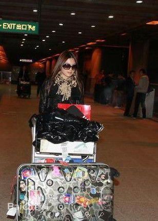 周秀娜(Chrissie Chau)街拍素颜照相册