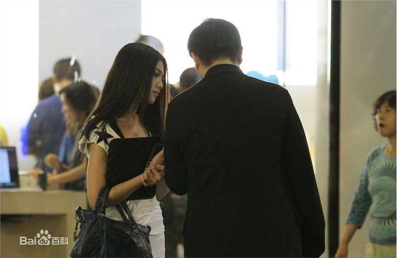 周秀娜(Chrissie Chau)街拍素颜照相册