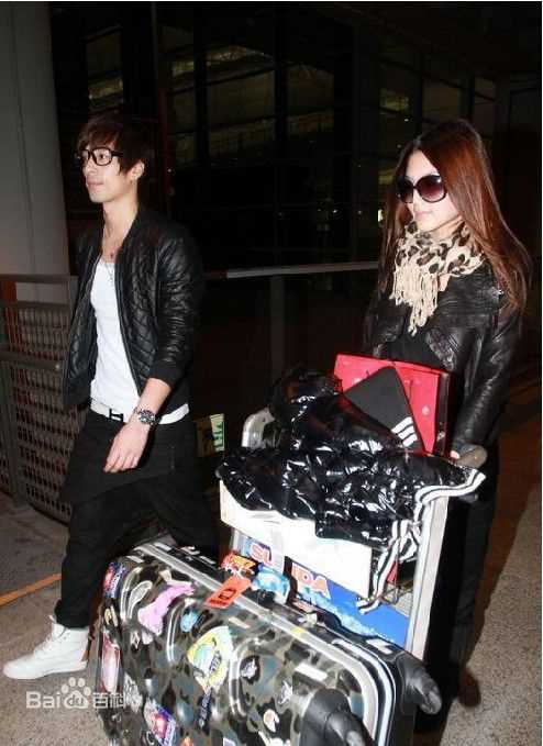 周秀娜(Chrissie Chau)街拍素颜照相册