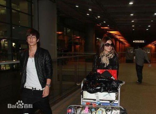 周秀娜(Chrissie Chau)街拍素颜照相册