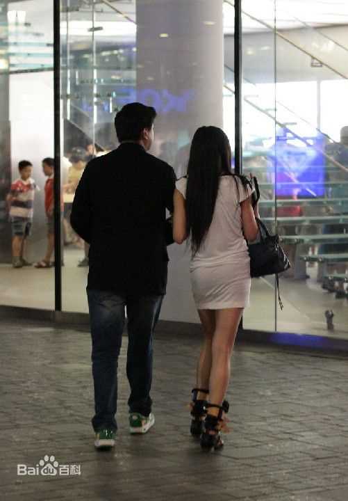 周秀娜(Chrissie Chau)街拍素颜照相册