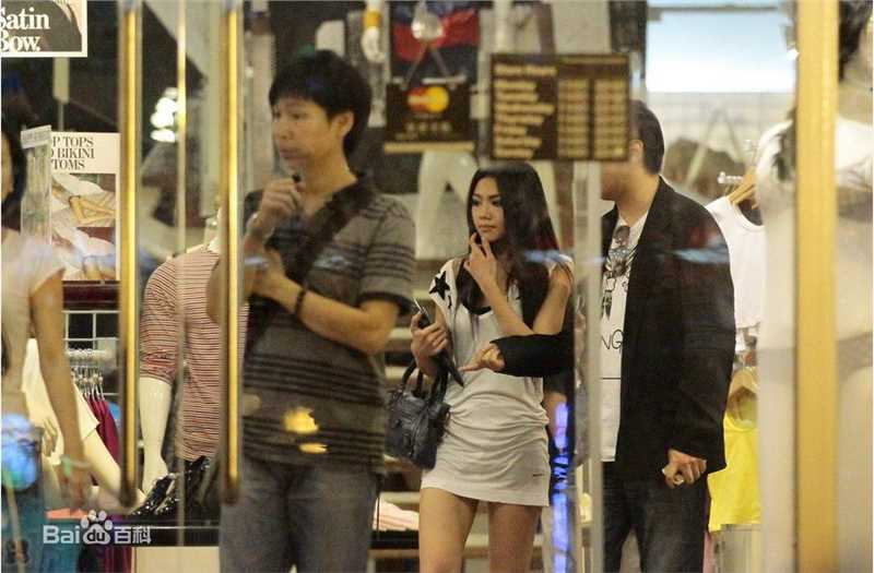 周秀娜(Chrissie Chau)街拍素颜照相册