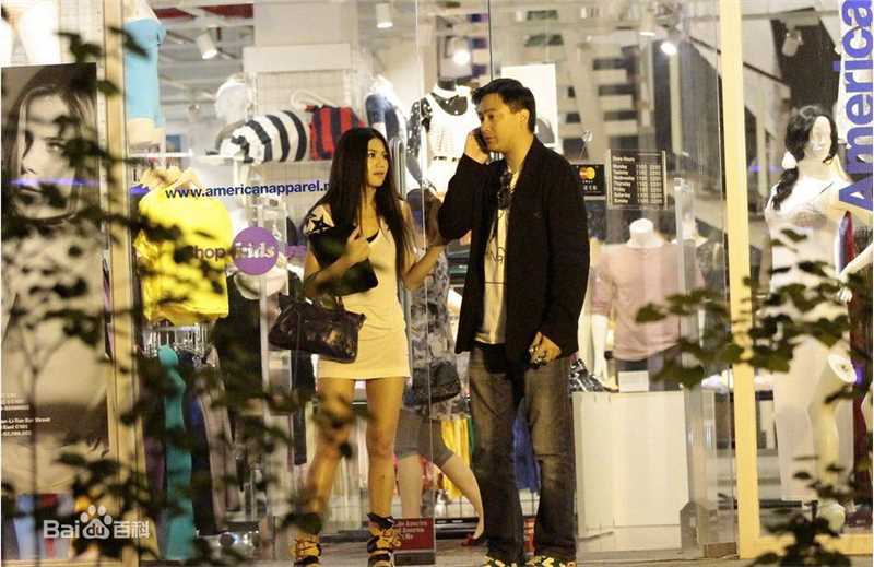 周秀娜(Chrissie Chau)街拍素颜照相册