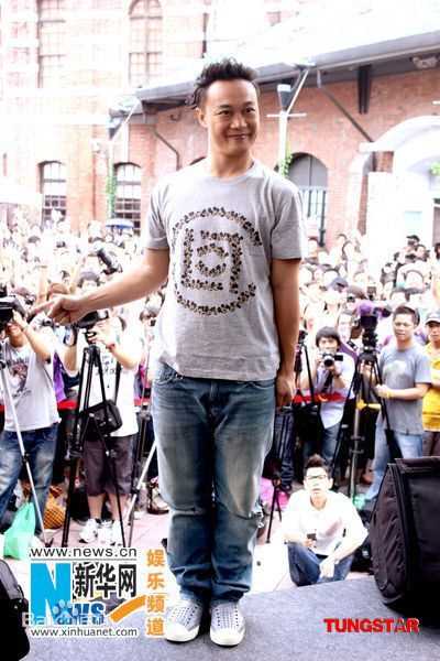 陈奕迅(Eason Chan)2010.10.10台北签唱会性感图片图集