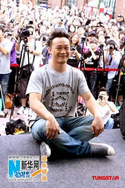 陈奕迅(Eason Chan)2010.10.10台北签唱会性感图片图集
