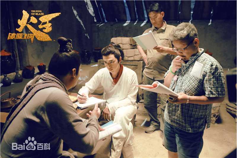 胡意涓工作照性感图片壁纸