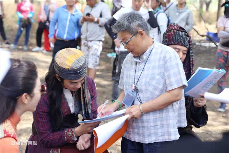 胡意涓工作照性感图片壁纸