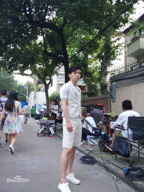 邓伦(Allen)因为遇见你图册