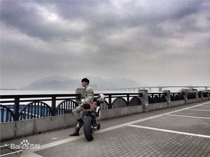 邓伦(Allen)因为遇见你图册