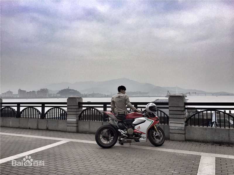 邓伦(Allen)因为遇见你图册