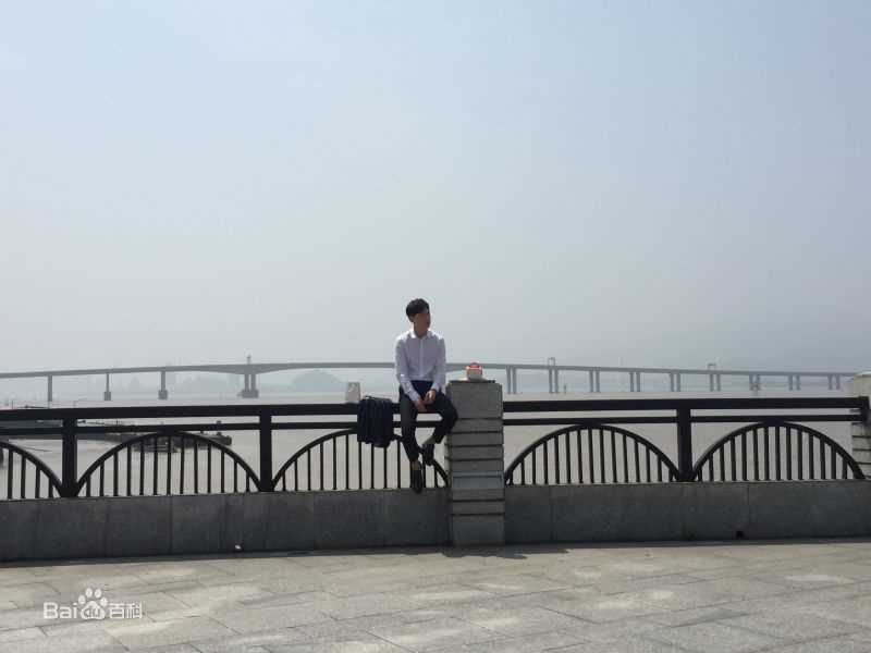 邓伦(Allen)日常照片图片图集