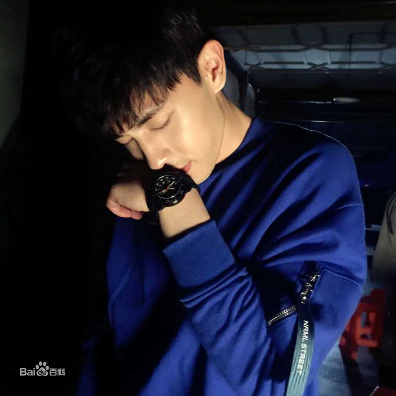 邓伦(Allen)日常照片图片图集