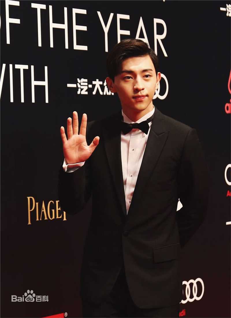 邓伦(Allen)GQ年度人物生活照相册