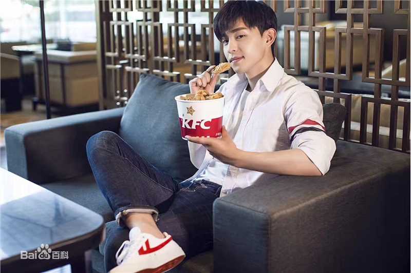 邓伦(Allen)KFC生活照