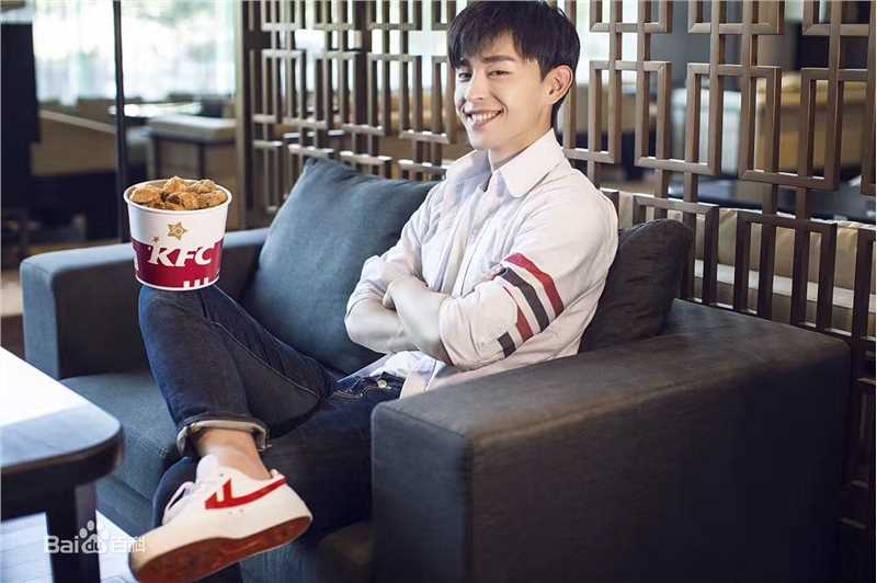 邓伦(Allen)KFC生活照
