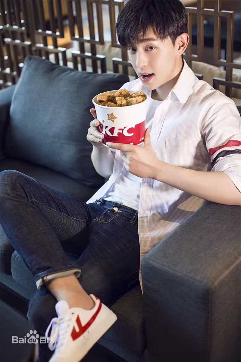 邓伦(Allen)KFC生活照