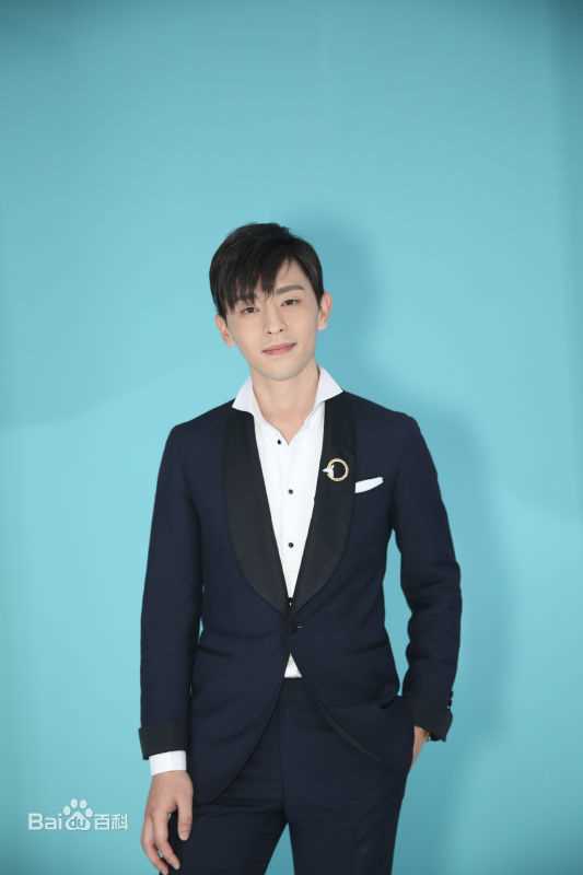 邓伦(Allen)TIFFANY性感图片图集