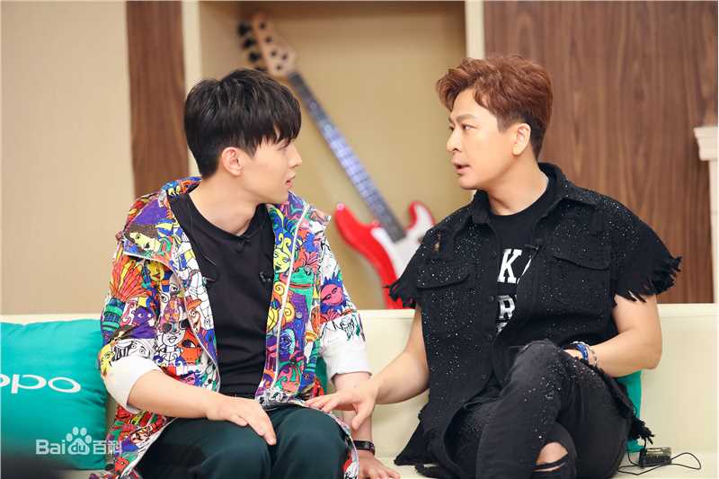 邓伦(Allen)跨界歌王生活照相册