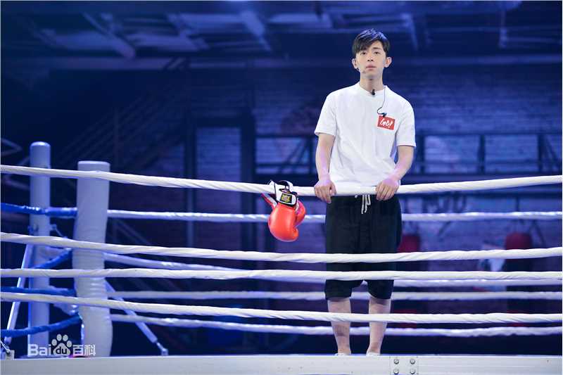 邓伦(Allen)跨界歌王生活照相册