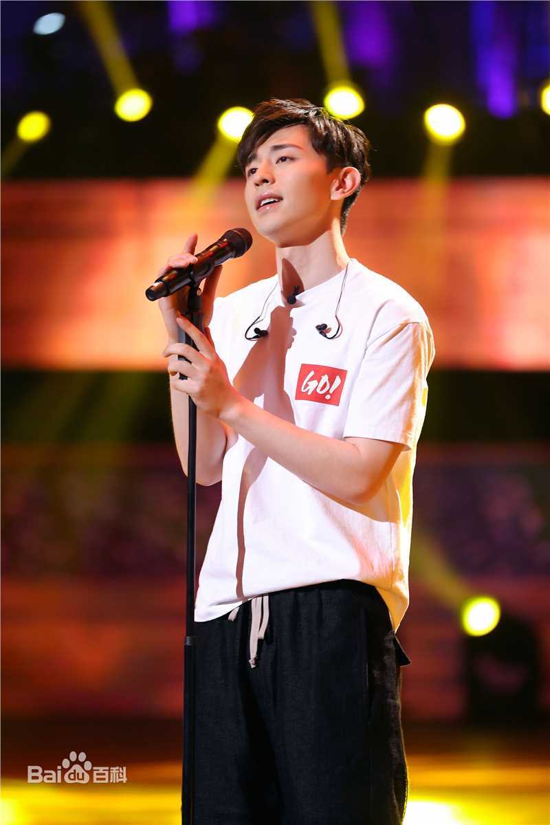 邓伦(Allen)跨界歌王生活照相册