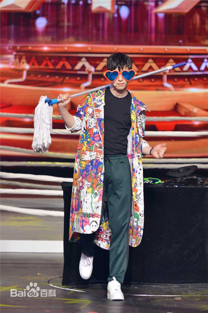 邓伦(Allen)跨界歌王生活照相册