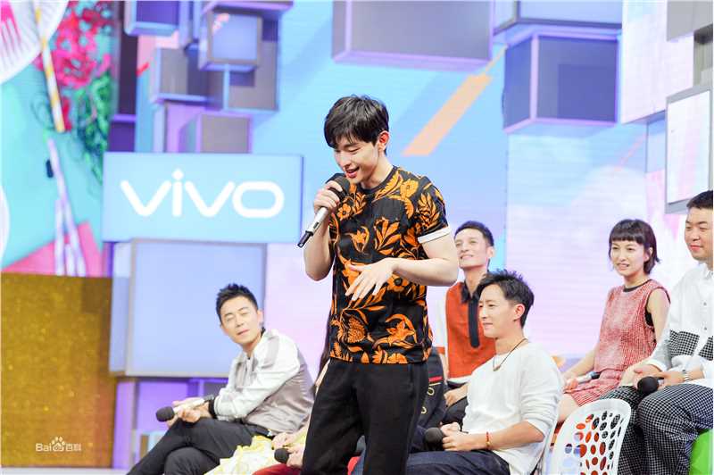 邓伦(Allen)快乐大本营素颜照相册