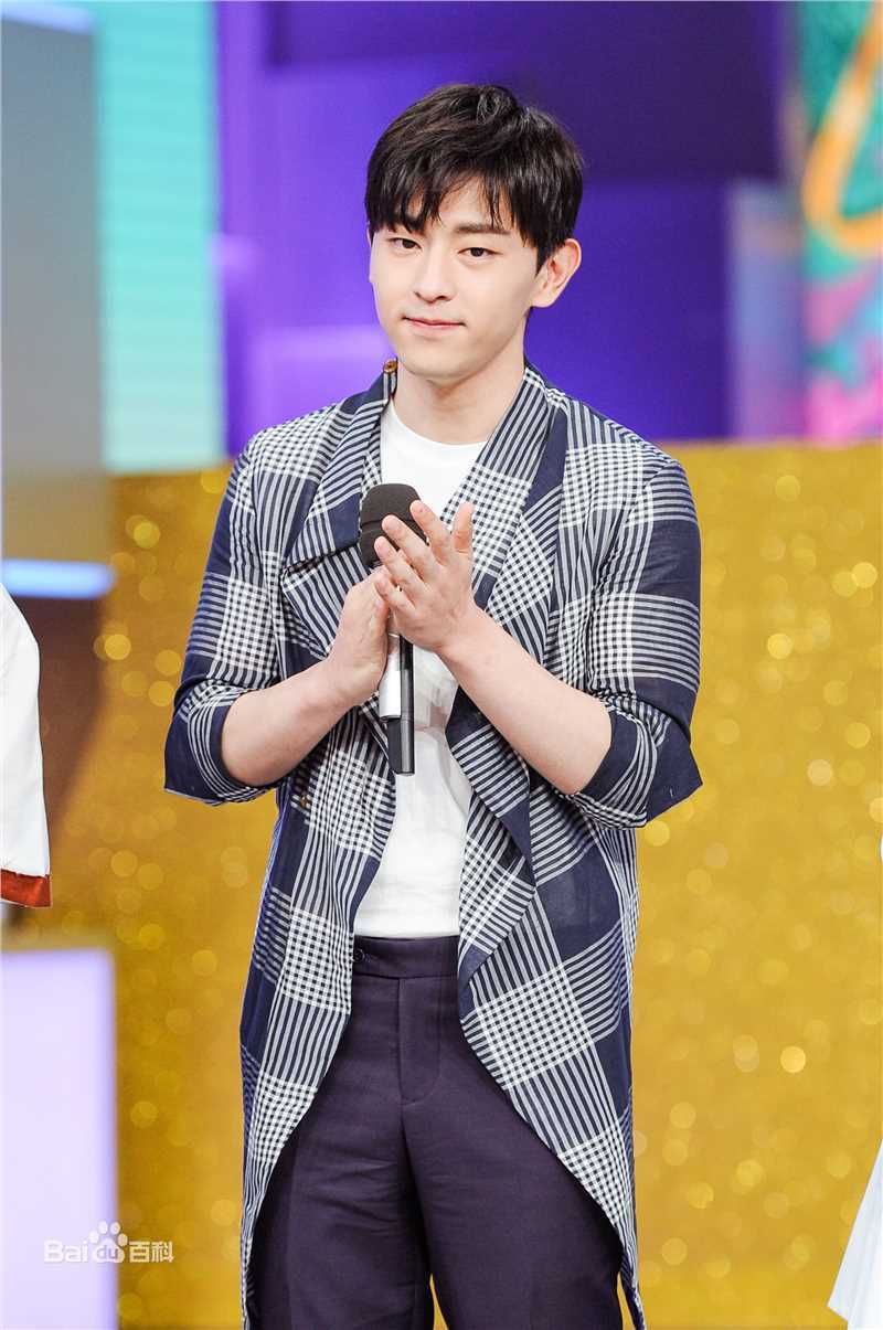 邓伦(Allen)快乐大本营素颜照相册