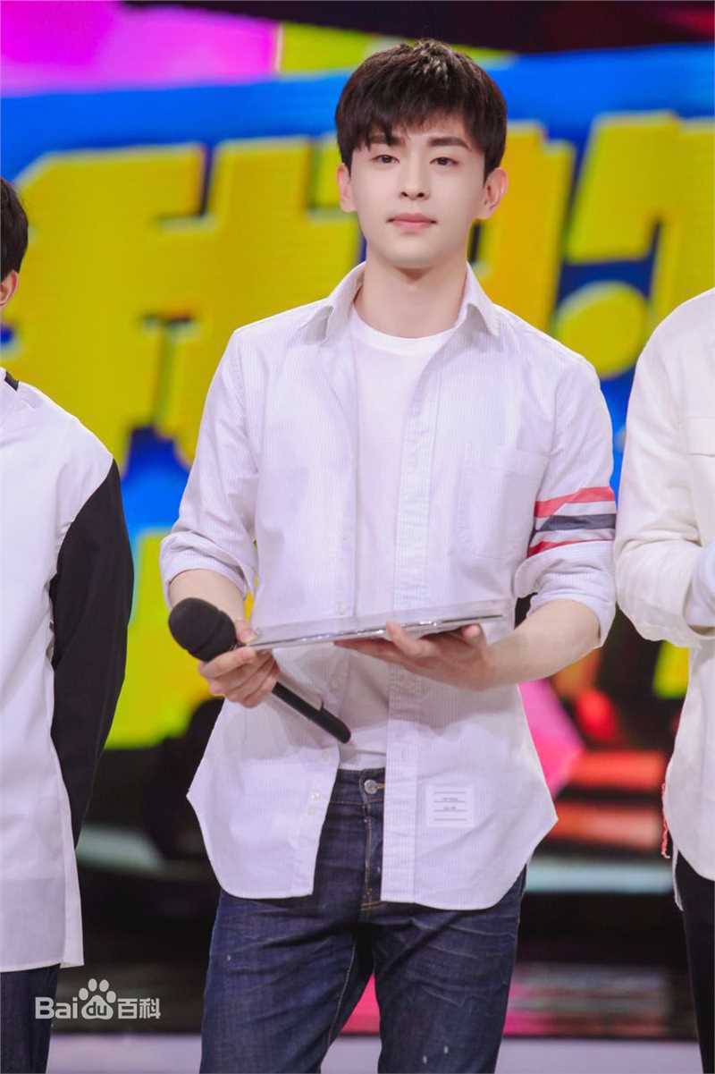 邓伦(Allen)快乐大本营素颜照相册