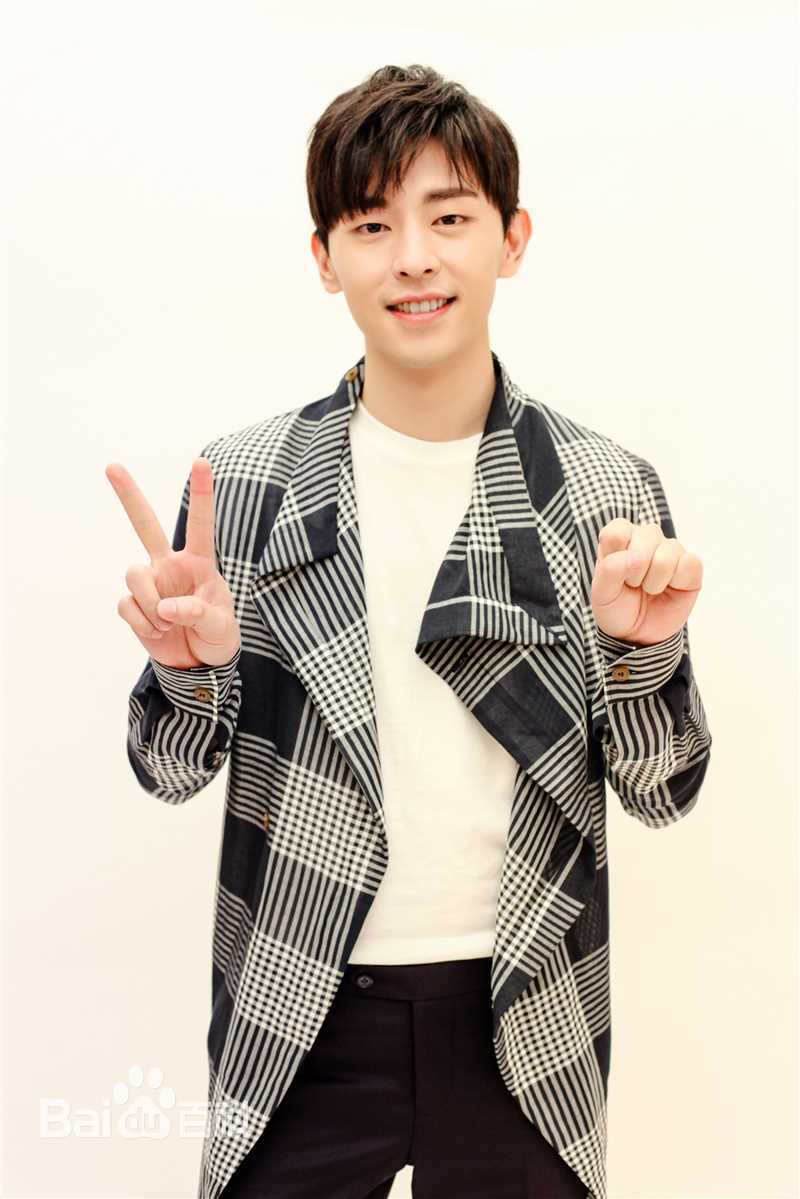 邓伦(Allen)快乐大本营素颜照相册