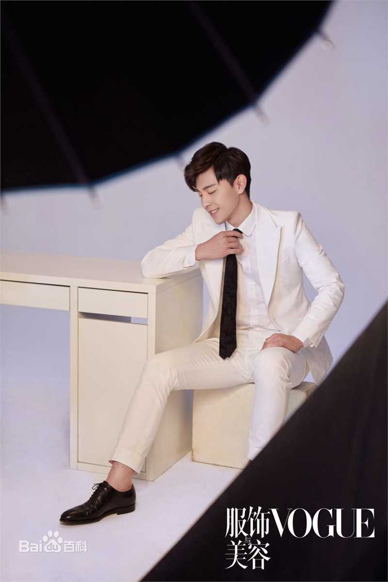 邓伦(Allen)VOGUE性感图片图集