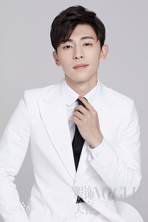 邓伦(Allen)VOGUE性感图片图集