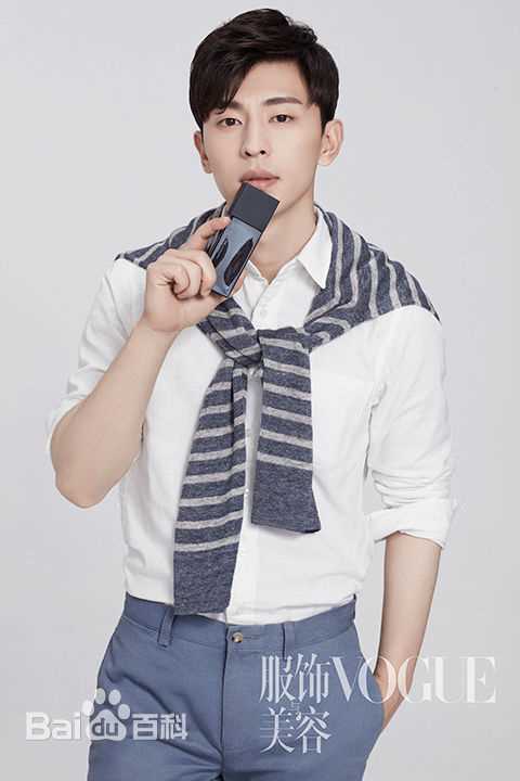 邓伦(Allen)VOGUE性感图片图集