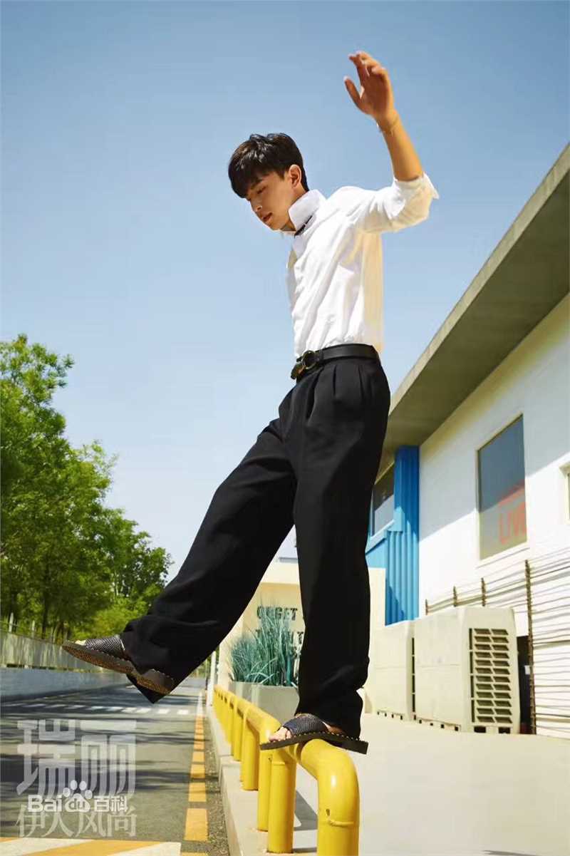 邓伦(Allen)瑞丽壁纸壁纸