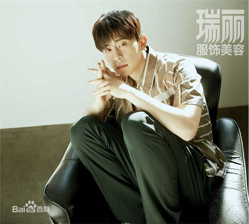 邓伦(Allen)瑞丽服饰美容生活照