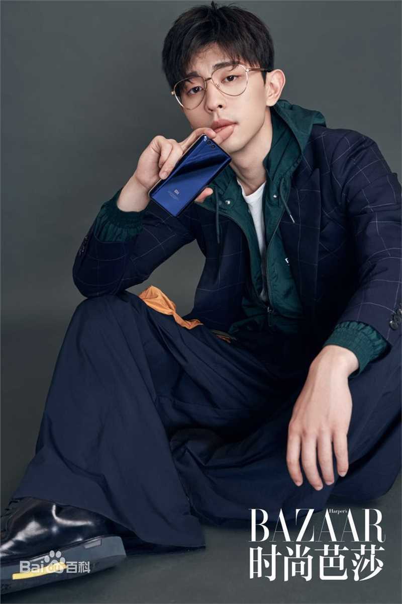 邓伦(Allen)时尚芭莎生活照相册