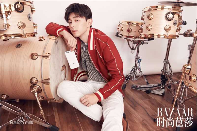 邓伦(Allen)时尚芭莎生活照相册