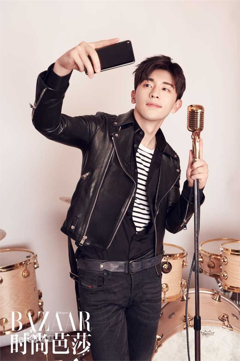 邓伦(Allen)时尚芭莎生活照相册