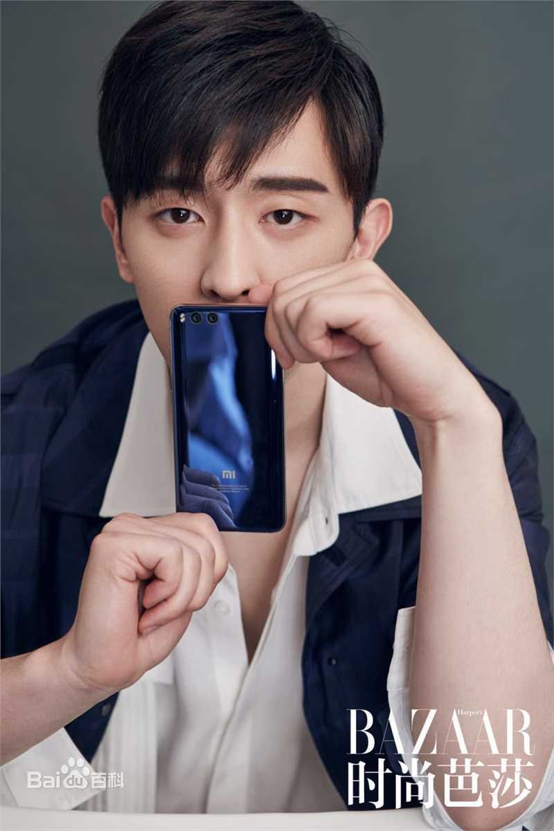 邓伦(Allen)时尚芭莎生活照相册