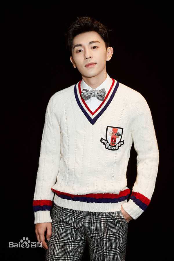 邓伦(Allen)MAHB年度先生盛典图册