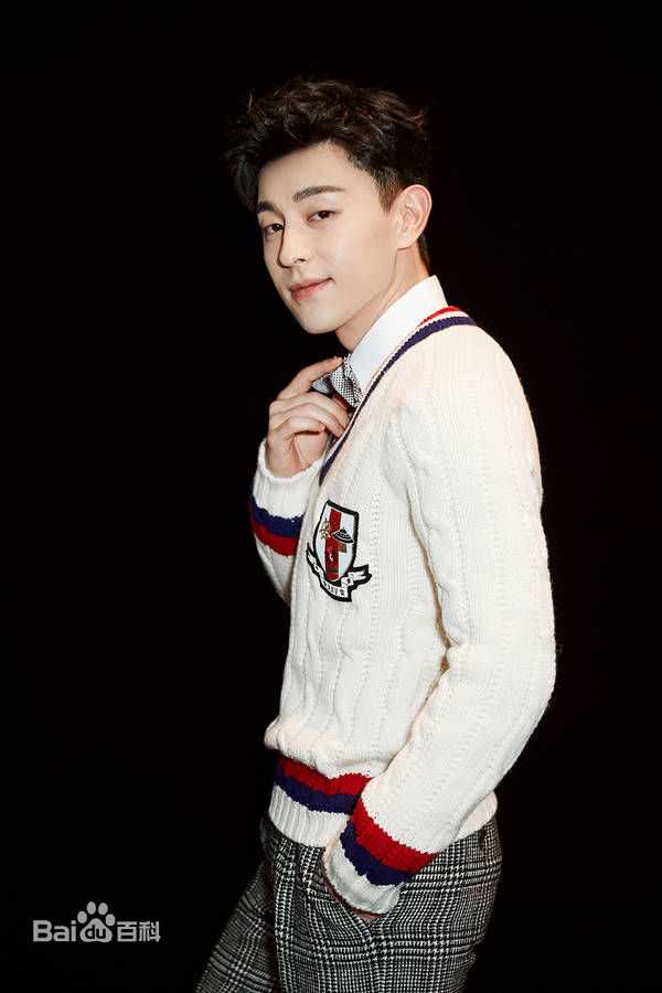 邓伦(Allen)MAHB年度先生盛典图册