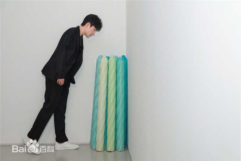 朱一龙(Zhu Yilong)时尚活动图册