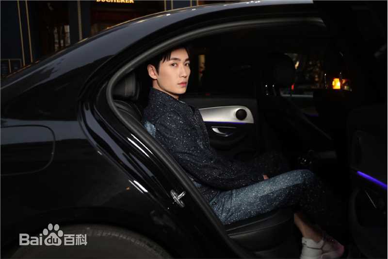 朱一龙(Zhu Yilong)时尚活动图册