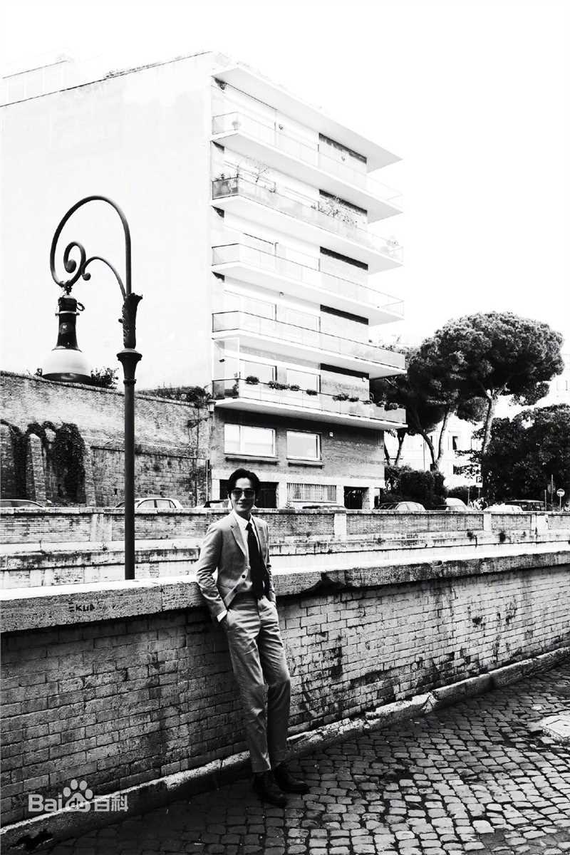 朱一龙(Zhu Yilong)街拍图片图集