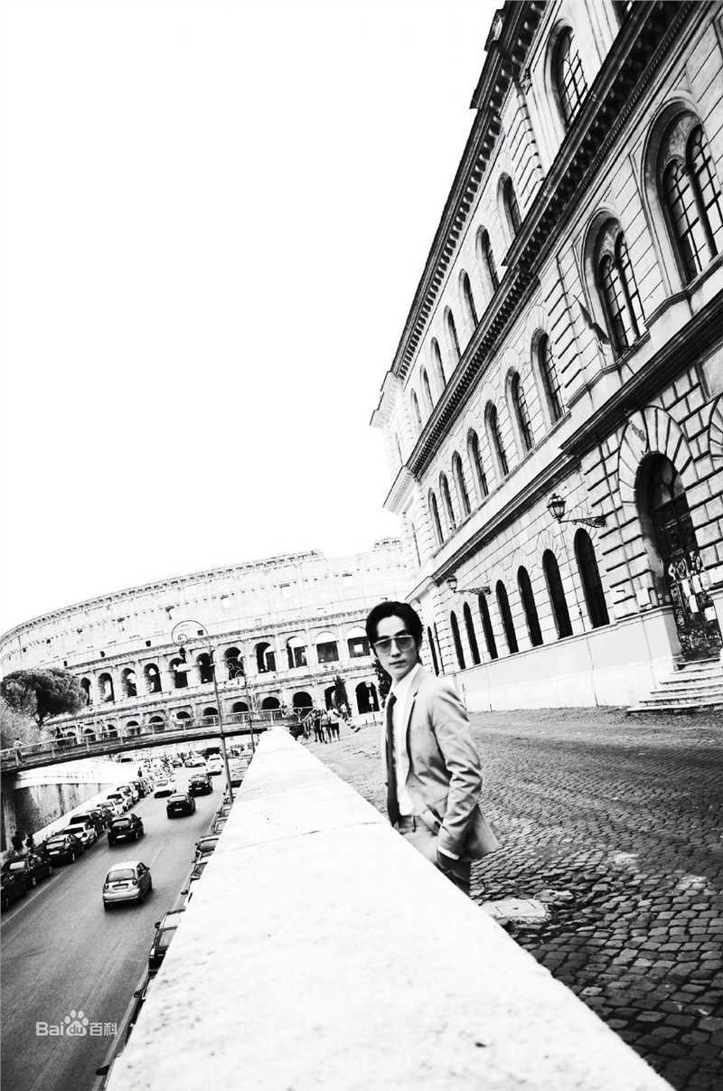 朱一龙(Zhu Yilong)街拍图片图集