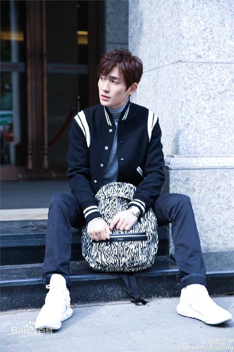 朱一龙(Zhu Yilong)街拍图片图集