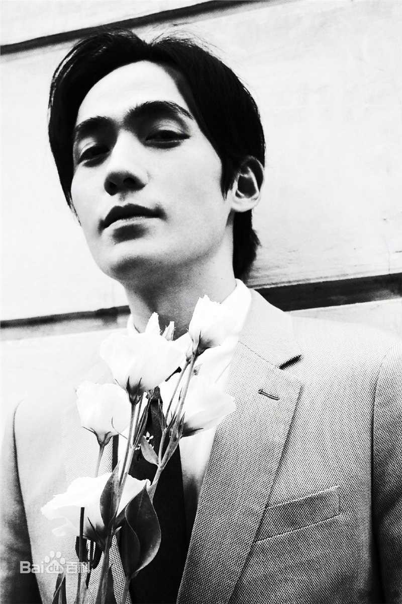 朱一龙(Zhu Yilong)街拍图片图集