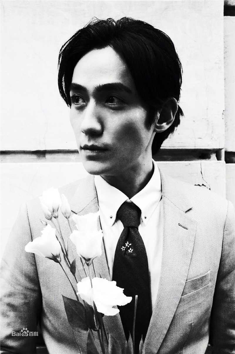 朱一龙(Zhu Yilong)街拍图片图集