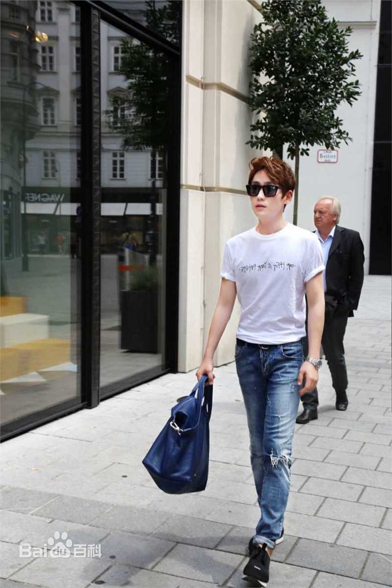 朱一龙(Zhu Yilong)街拍图片图集