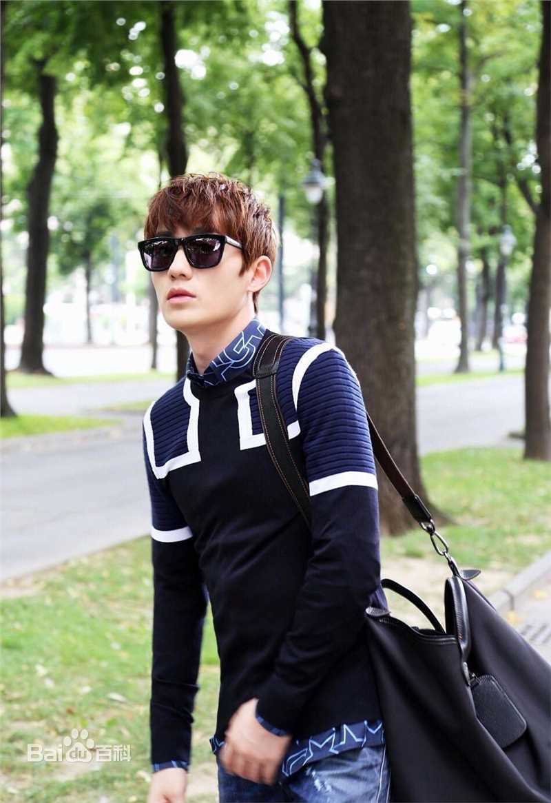 朱一龙(Zhu Yilong)街拍图片图集