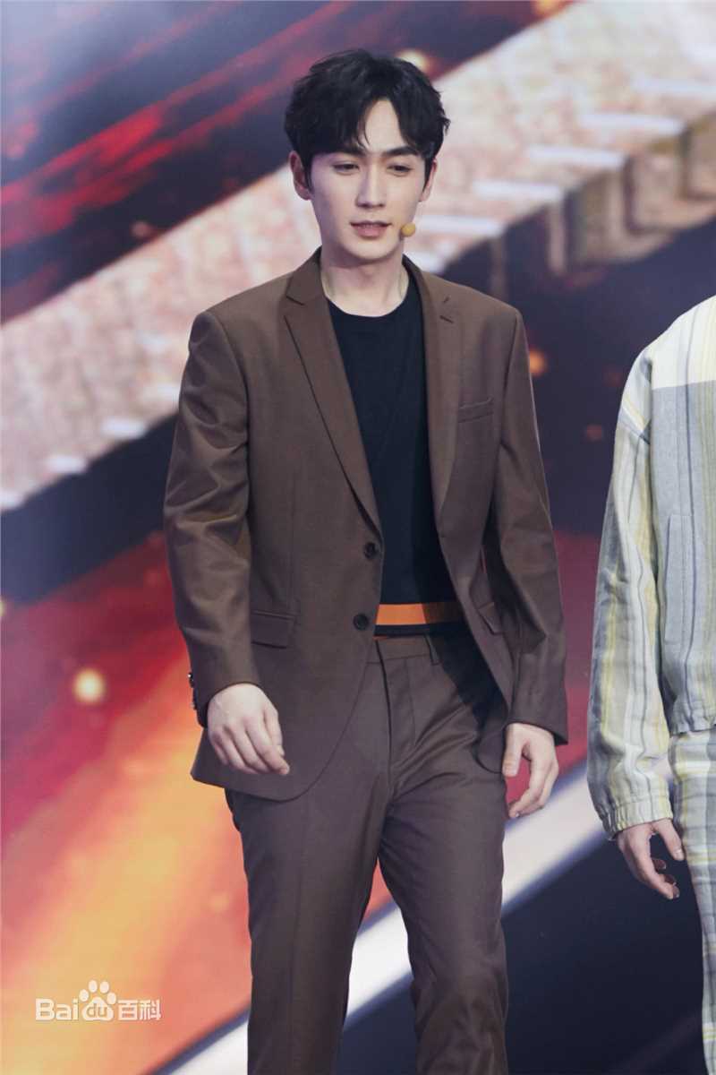 朱一龙(Zhu Yilong)出席活动前后照片